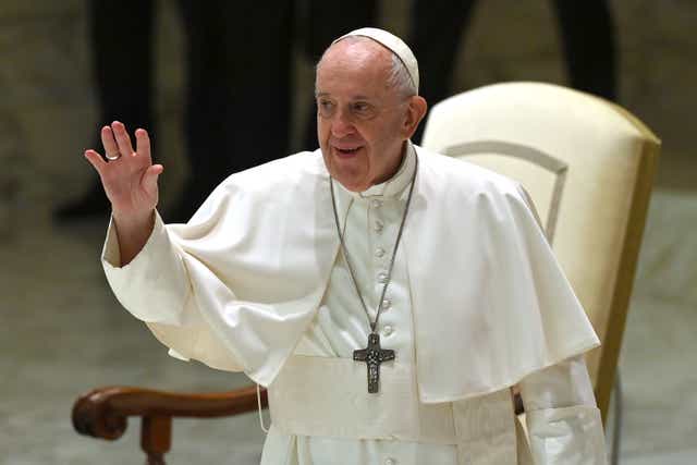 El Papa Francisco durante su audiencia general semanal en el salón Pablo VI del Vaticano