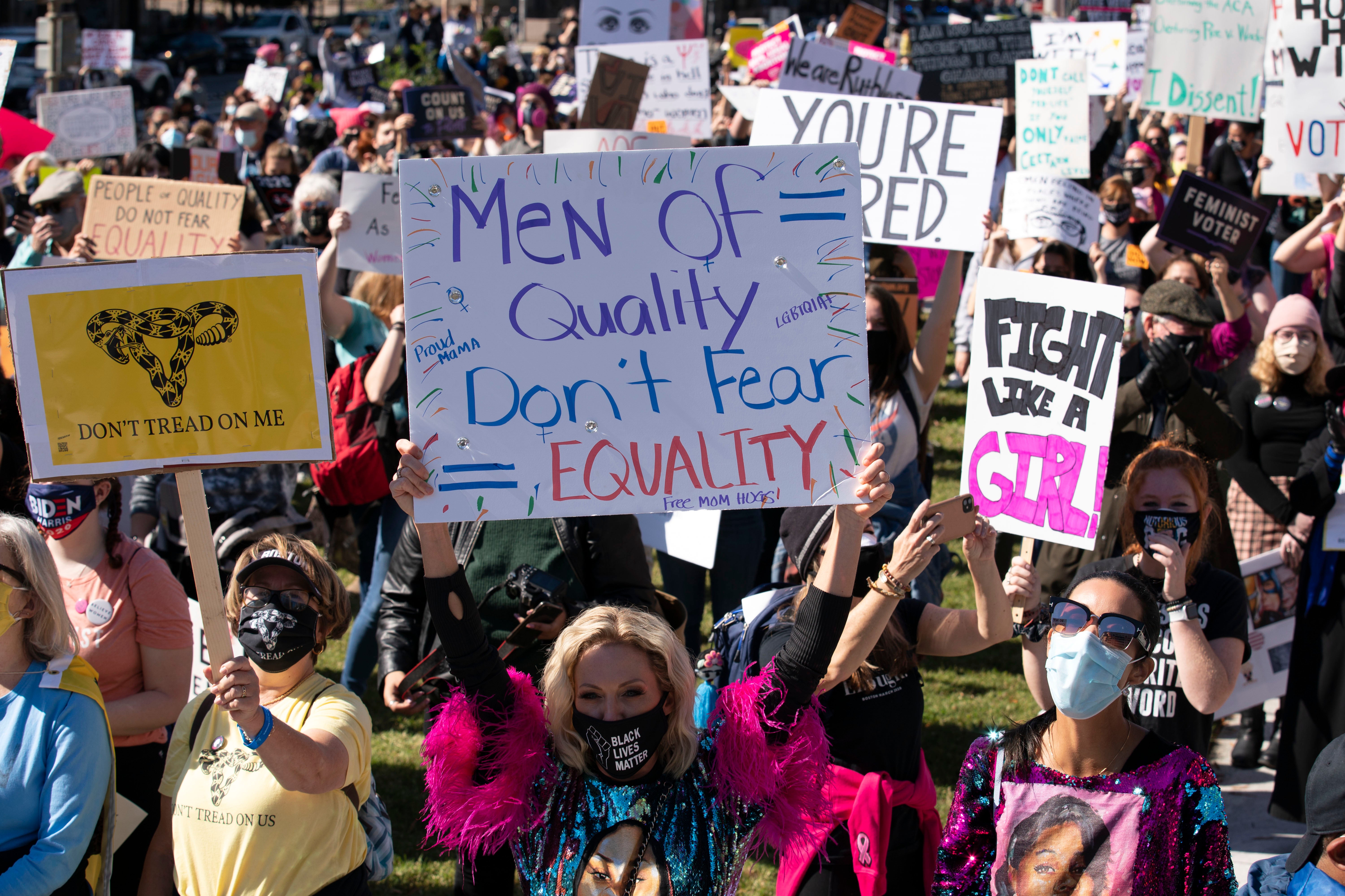 Organizers exhort women to vote for change at US rallies Power Donald ...