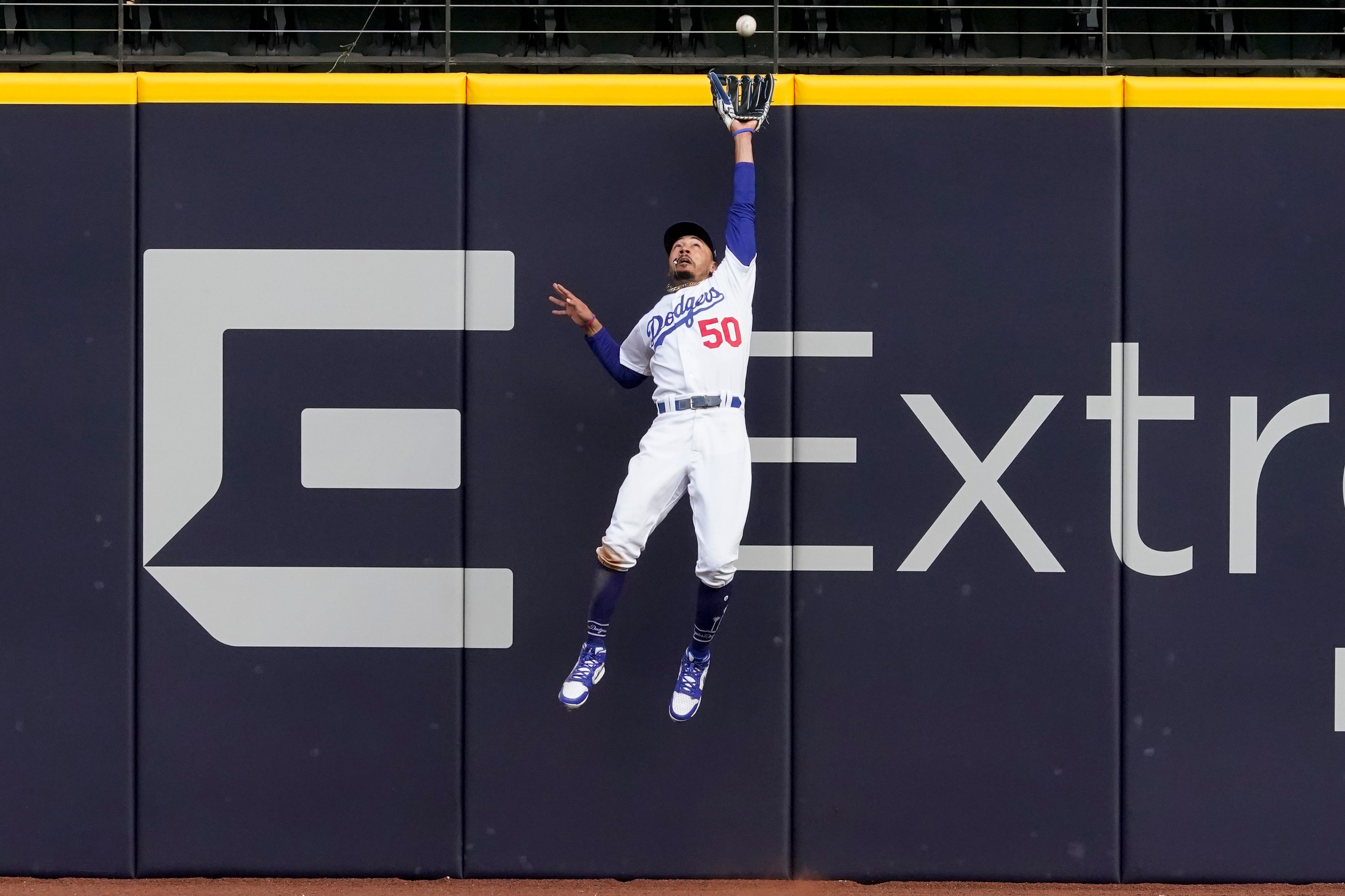 Betts, with another great grab, shows what Dodgers wanted Grab Mookie Betts  wall Los Angeles extreme