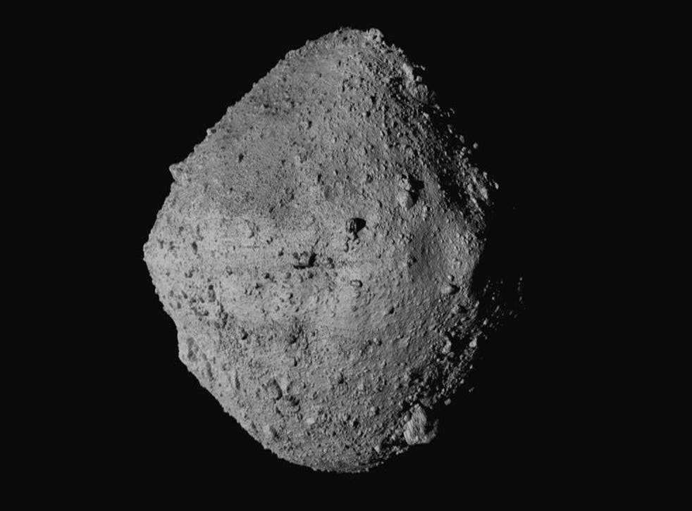 El asteroide Bennu, fotografiado desde la sonda Osiris-Rex. (NASA/Goddard/University of Arizona/CSA/York/MDA vía AP)