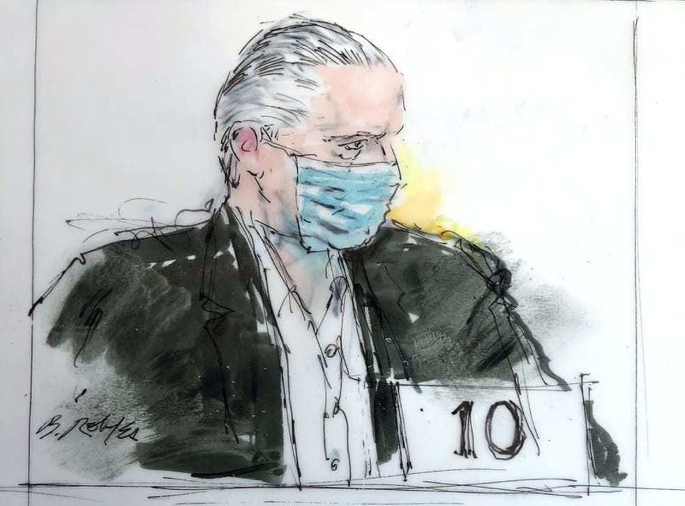 En este boceto de la corte, el exsecretario de la Defensa de México, general Salvador Cienfuegos Zepeda, aparece en la corte federal el viernes 16 de octubre de 2020 en Los Ángeles