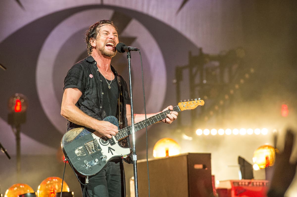 Given to Vote: Pearl Jam gets political again during hiatus Pearl Jam Eddie  Vedder band Promises fans