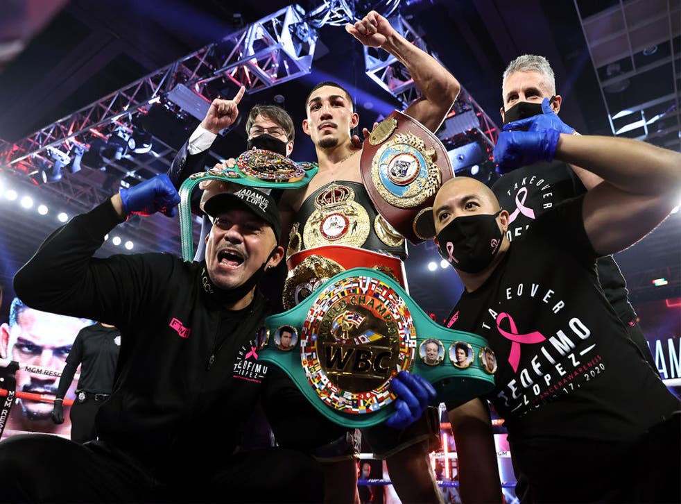 López se apoderó de los tres títulos de Lomachenko para sumarlos al que había ganado el año pasado y convertirse en el campeón indiscutible de las 135 libras