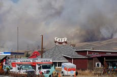Colorado wildfires drag on later than normal, break records