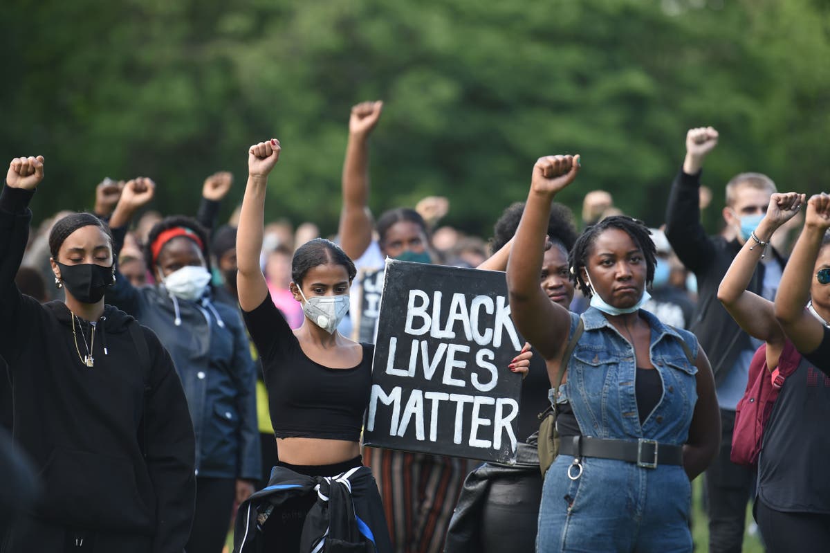 Black live. Black Lives matter расизм. Патрис Колс Black Lives matter. Движением Black Lives matter (Blm). Black Lives matter акция.