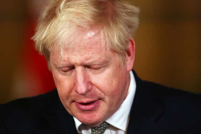 Boris Johnson lidera la conferencia de prensa sobre el coronavirus en el número 10 de Downing Street.