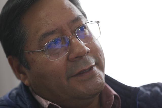 Luis Arce, candidato presidencial del Movimiento al Socialismo (MAS), ofrece una entrevista en su sede de campaña en La Paz, Bolivia, el martes 20 de octubre de 2020. (Foto/Juan Karita)