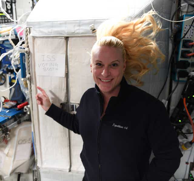 La astronauta Kate Rubins emitió su voto desde el espacio antes del día de las elecciones.