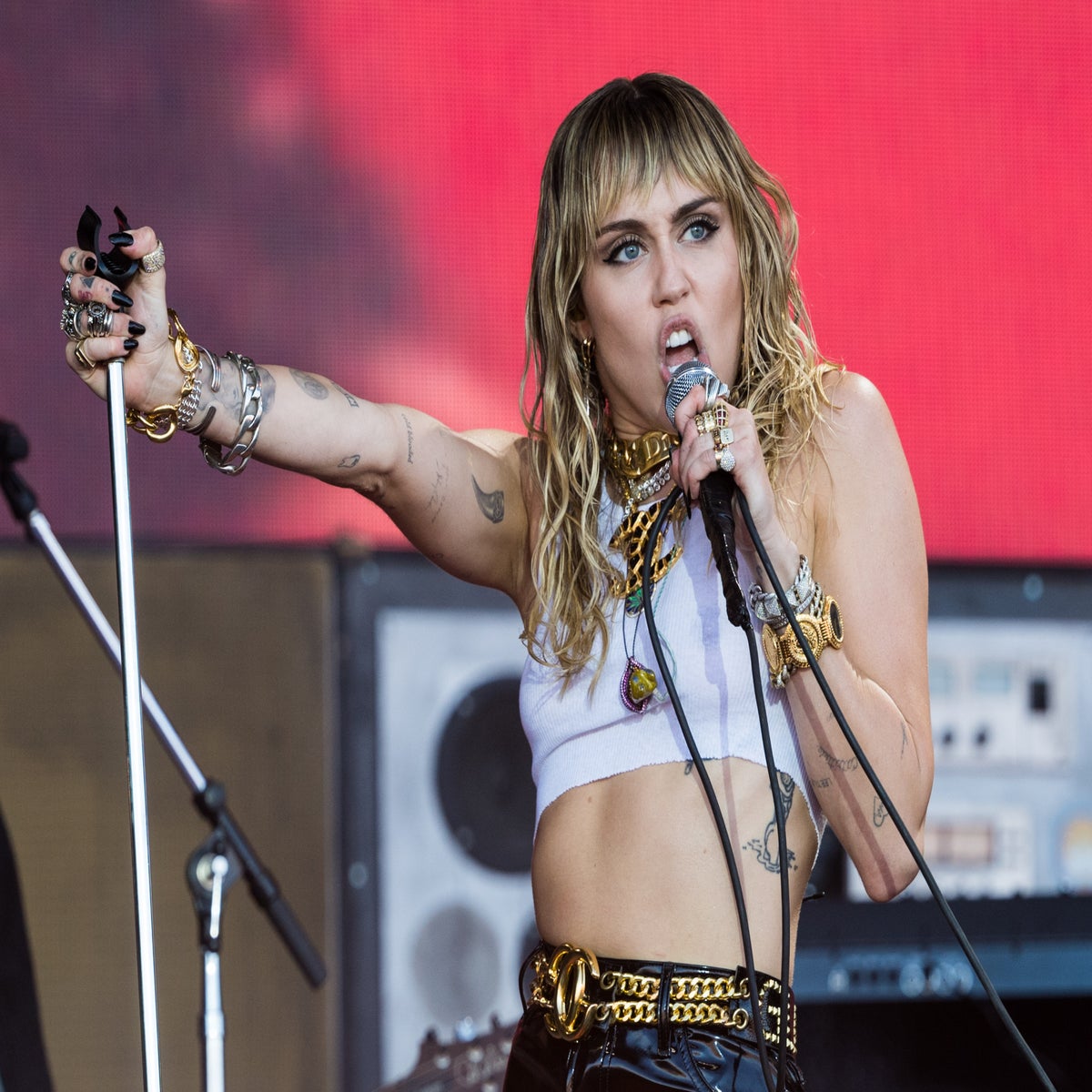 Miley Cyrus Stuns With 'Plastic Hearts,' a Rock Masterpiece - The Daily  Utah Chronicle