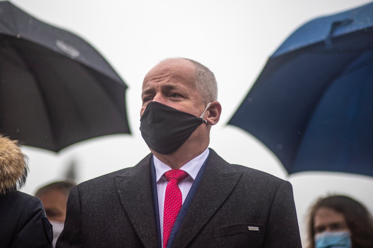 Czech health minister refuses to resign after being caught visiting restaurant without a mask