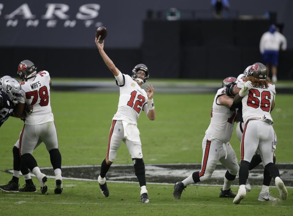 Brady terminó con 33 pases conectados en 45 intentos para 369 yardas