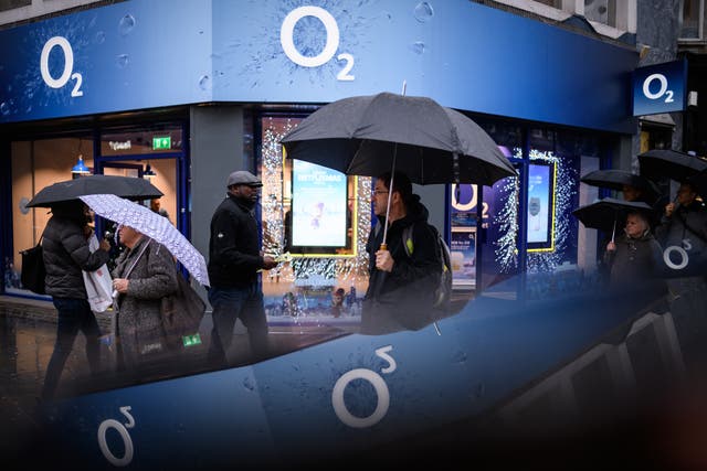 Companies such as O2 will be unable to sell locked phones