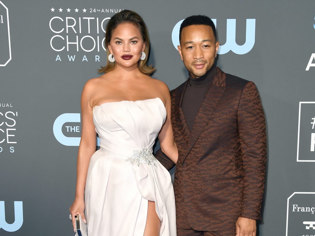 Chrissy Teigen Says John Legend Hated Taking Photos Of Pregnancy Loss In Emotional Blog Post The Independent