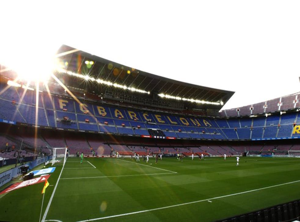 El estadio Camp Nou de Barcelona durante el clásico entre el Real Madrid y el Barcelona.