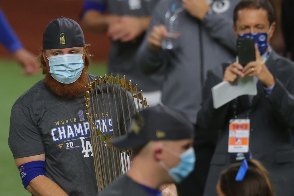 Justin Turner celebrated World Series title despite positive COVID-19 test