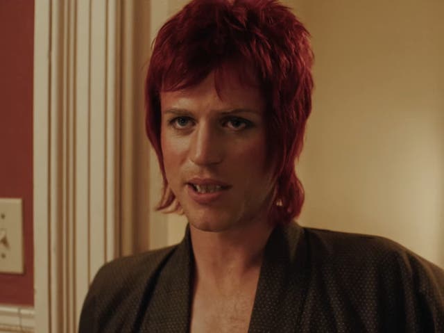 Johnny Flynn como David Bowie en 'Stardust'