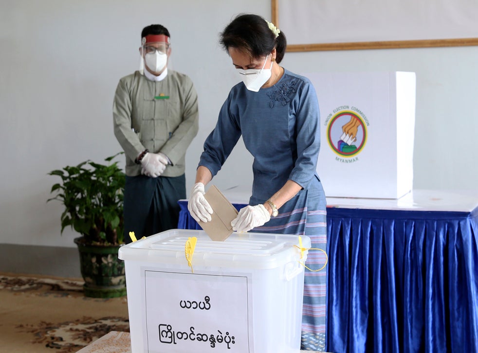 Myanmar leader Suu Kyi casts her vote in November ...