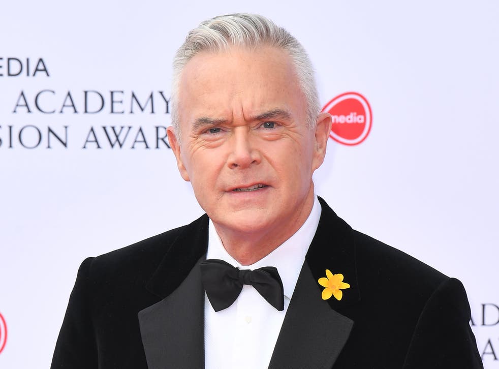 Huw Edwards mocks BBC's social media rules on Twitter ... Huw Edwards mocks BBC's social media rules on Twitter ...