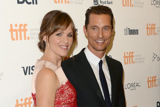 Jennifer Garner recalls how Matthew McConaughey helped her breast pump on film set 