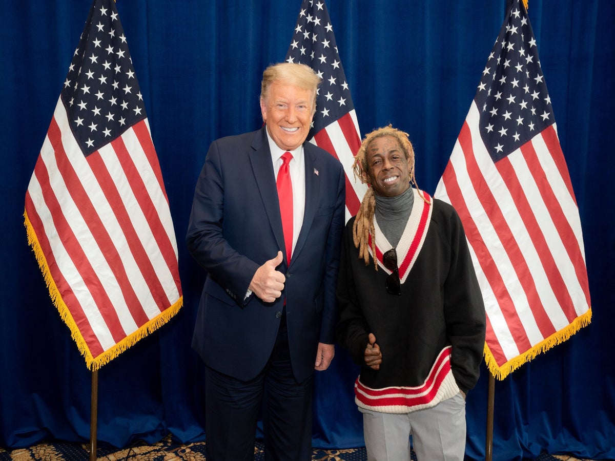 Lil Wayne gives thumbs up alongside Trump in photo of support after  discussing plan for Black Americans | The Independent