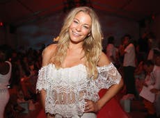 LeAnn Rimes shares naked photos to show 'unabashedly honest' extent of her psoriasis