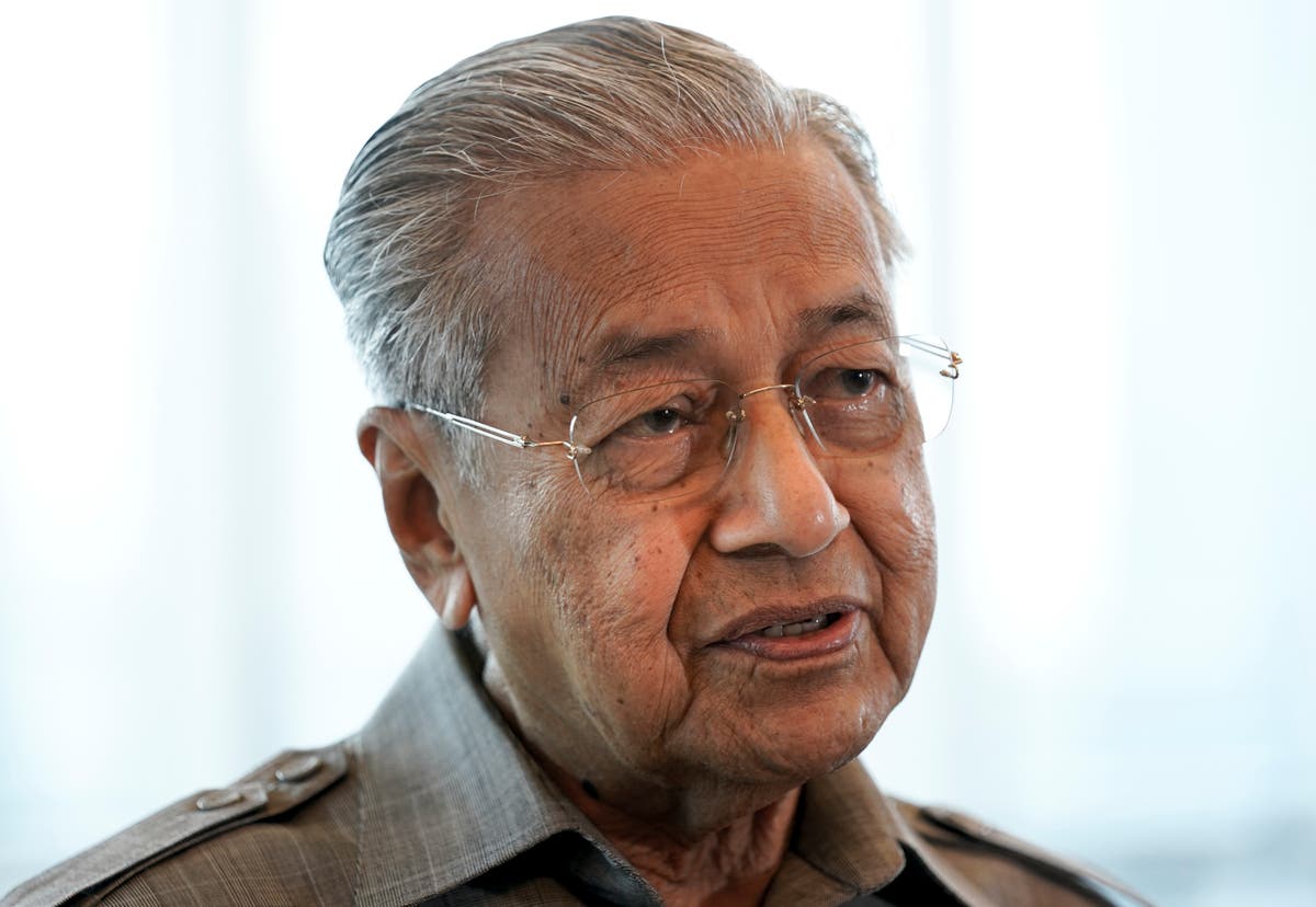 Mahathir Says Remarks On French Attacks Taken Out Of Context Muslim Muslims Extremists French Mahathir Mohamad The Independent