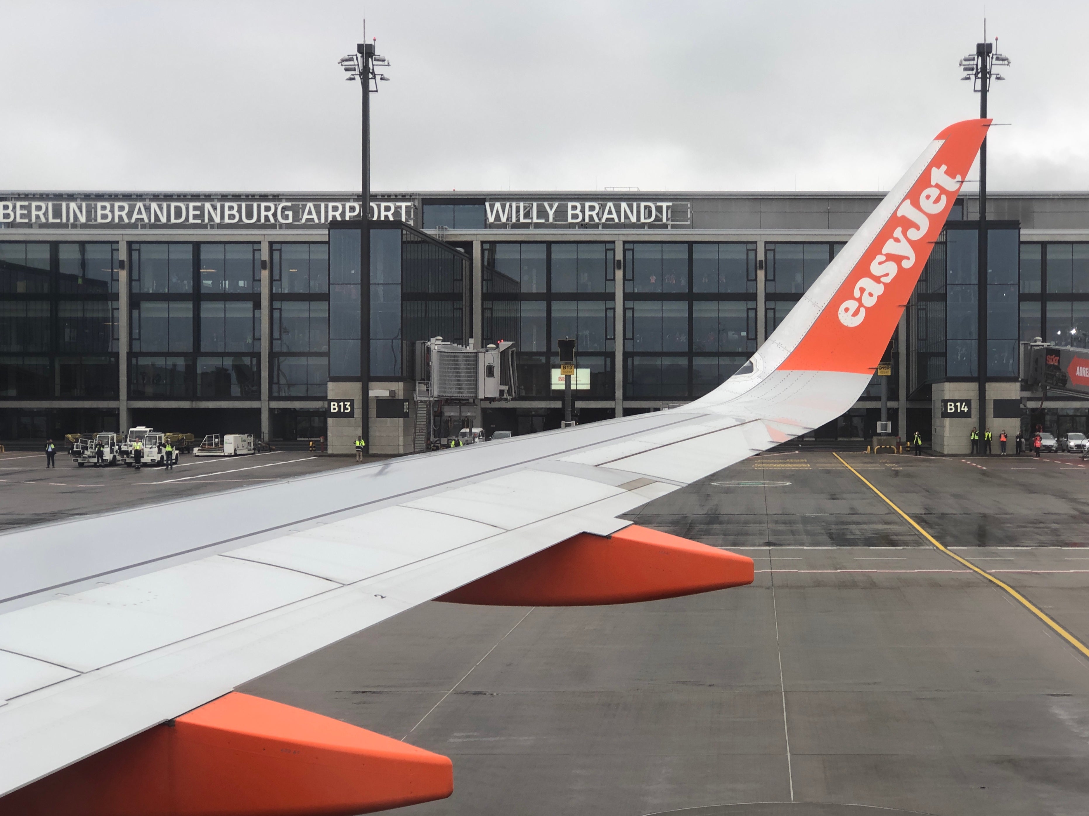 First arrival: easyJet’s maiden passenger flight to Berlin Brandenburg airport