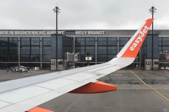 First arrival: easyJet’s maiden passenger flight to Berlin Brandenburg airport
