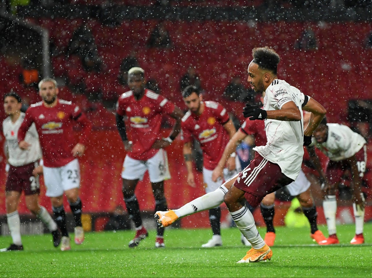 manchester united vs arsenal result gunners win underwhelming battle against worryingly volatile hosts the independent