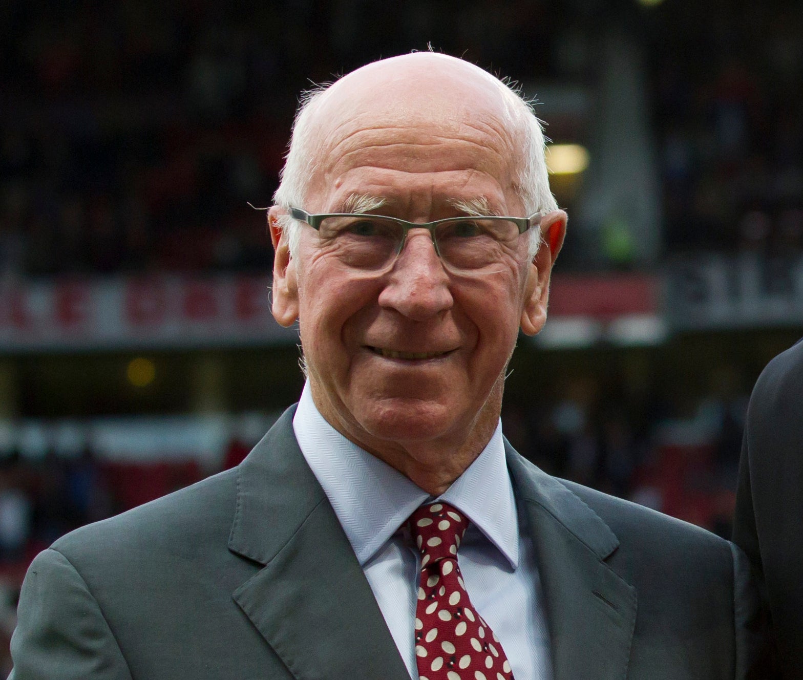 Manchester United great Bobby Charlton has been diagnosed with dementia, his wife has said