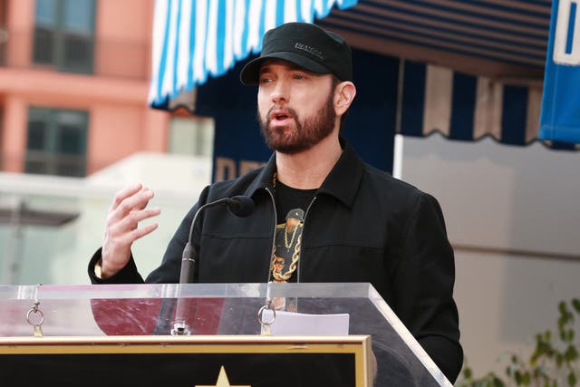 <p>Esta es la primera vez que Eminem cede una canción a una campaña política</p>