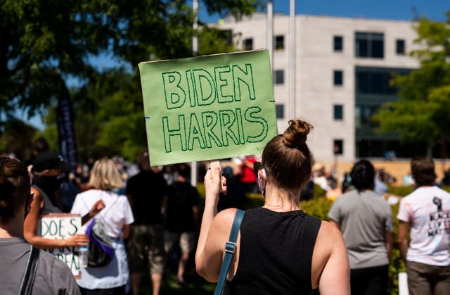 <p>La encuesta encontró que “la mayoría de los nombres que se inclinan más hacia Biden son mujeres, y la mayoría de los mejores nombres de Trump son hombres”.</p>