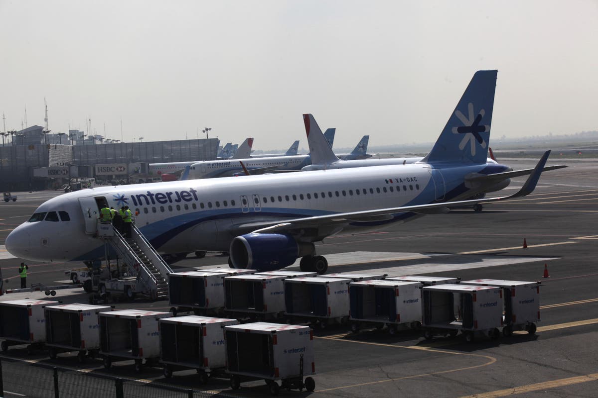Struggling Mexican Airline Interjet Resumes Its Flights Carrier Cash