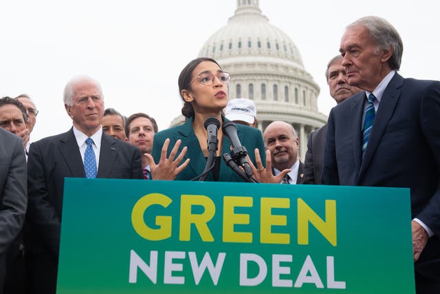 Alexandria Ocasio-Cortez y Ed Markey presentan la resolución del Green New Deal el 7 de febrero de 2019