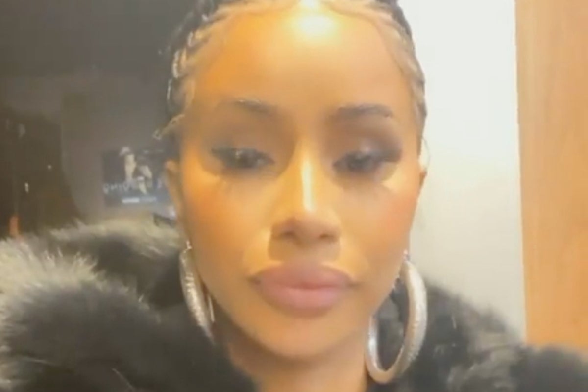 cardi b smokes cigarettes three at once while watching states turn red Cardi B smokes three cigarettes