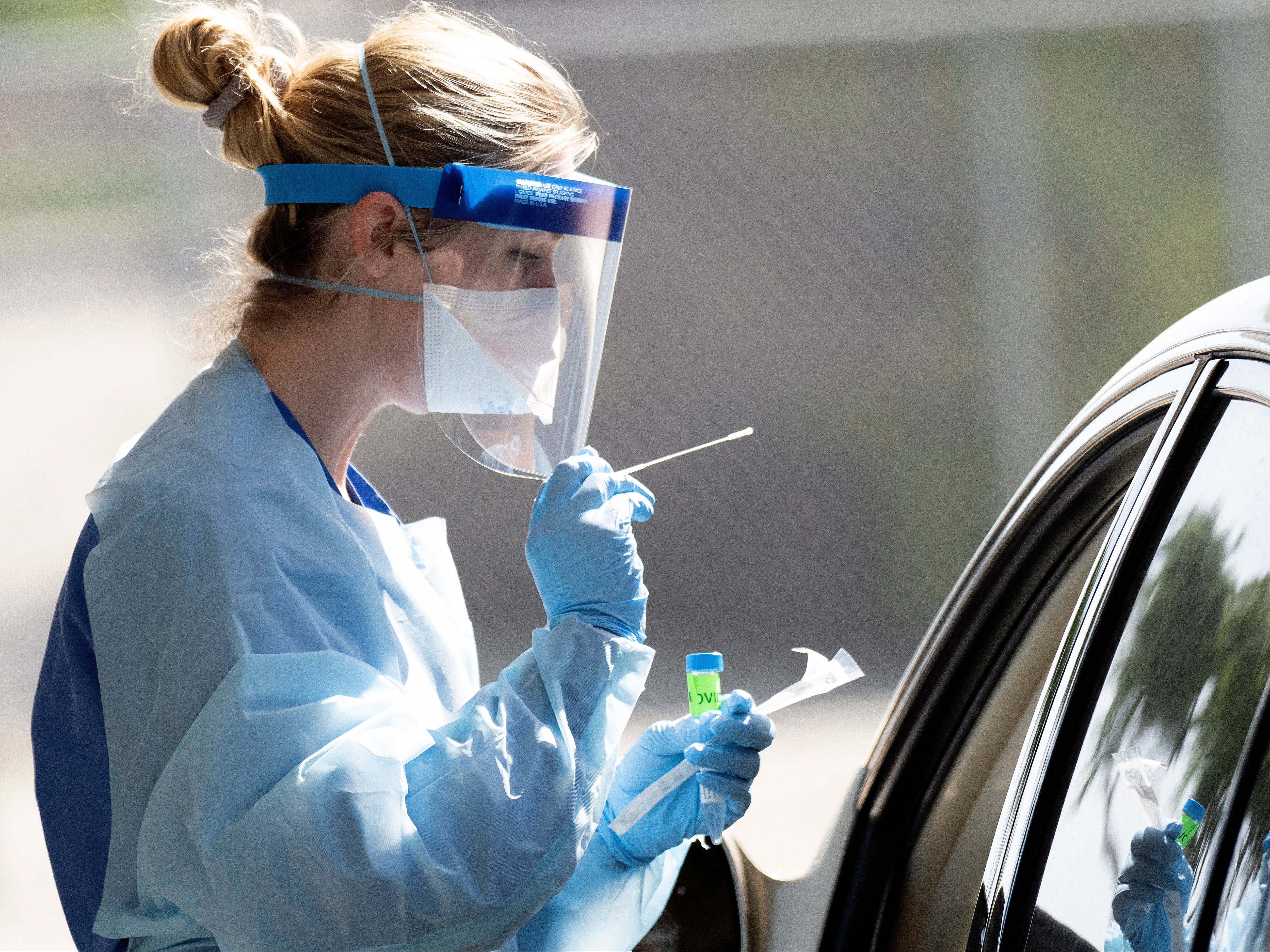 US sets second new record for Covid cases on consecutive days