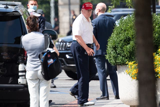 <p>Donald Trump juega una ronda de golf en el campo de golf Trump National Golf Course en Sterling, Virginia, mientras se declara el resultado de las elecciones.</p>