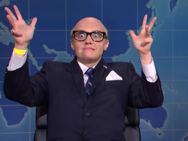 <p>Kate McKinnon de Saturday Night Live interpreta a Rudy Giuliani.</p>