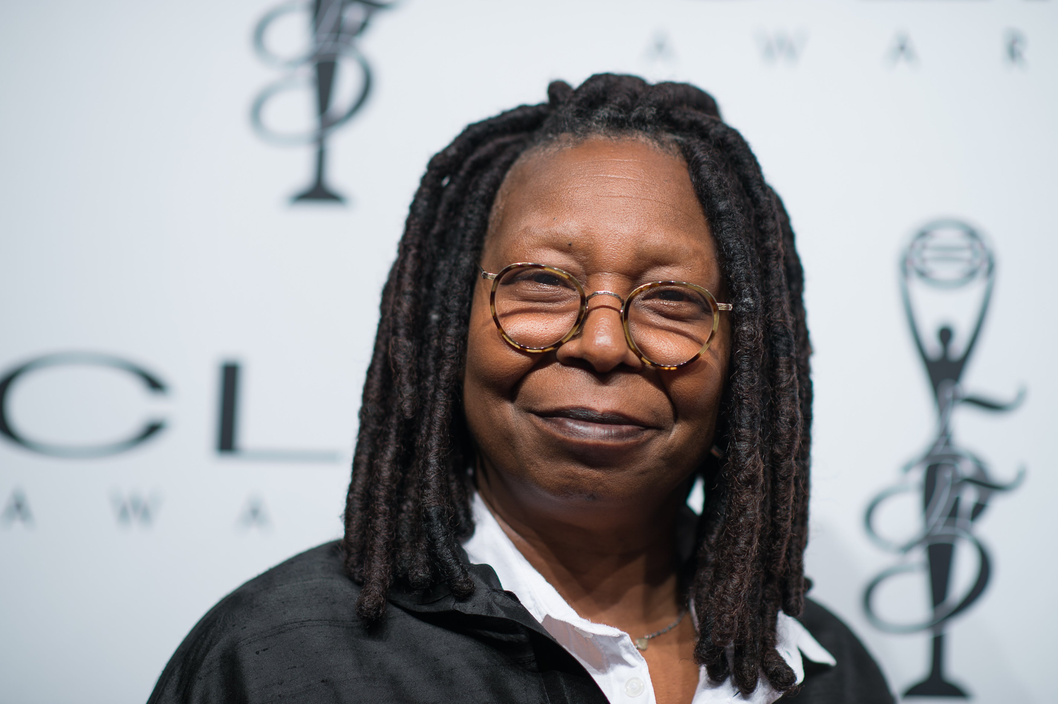 <p>Whoopi Goldberg calls out ‘dictator’ Trump</p>