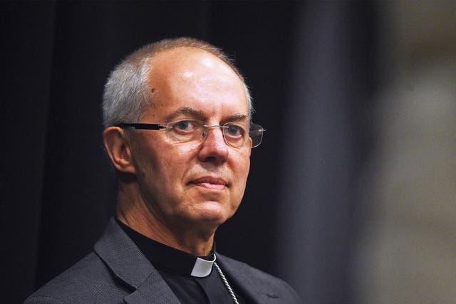 <p>Justin Welby, arzobispo de Canterbury, se disculpó por el 'gran daño y dolor' causado a las personas LGBT + dentro de la iglesia.</p>