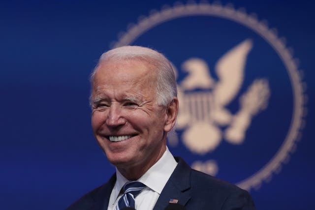 El presidente electo Joe Biden se divirtió visiblemente con su propia mención del secretario de Estado Mike Pompeo.