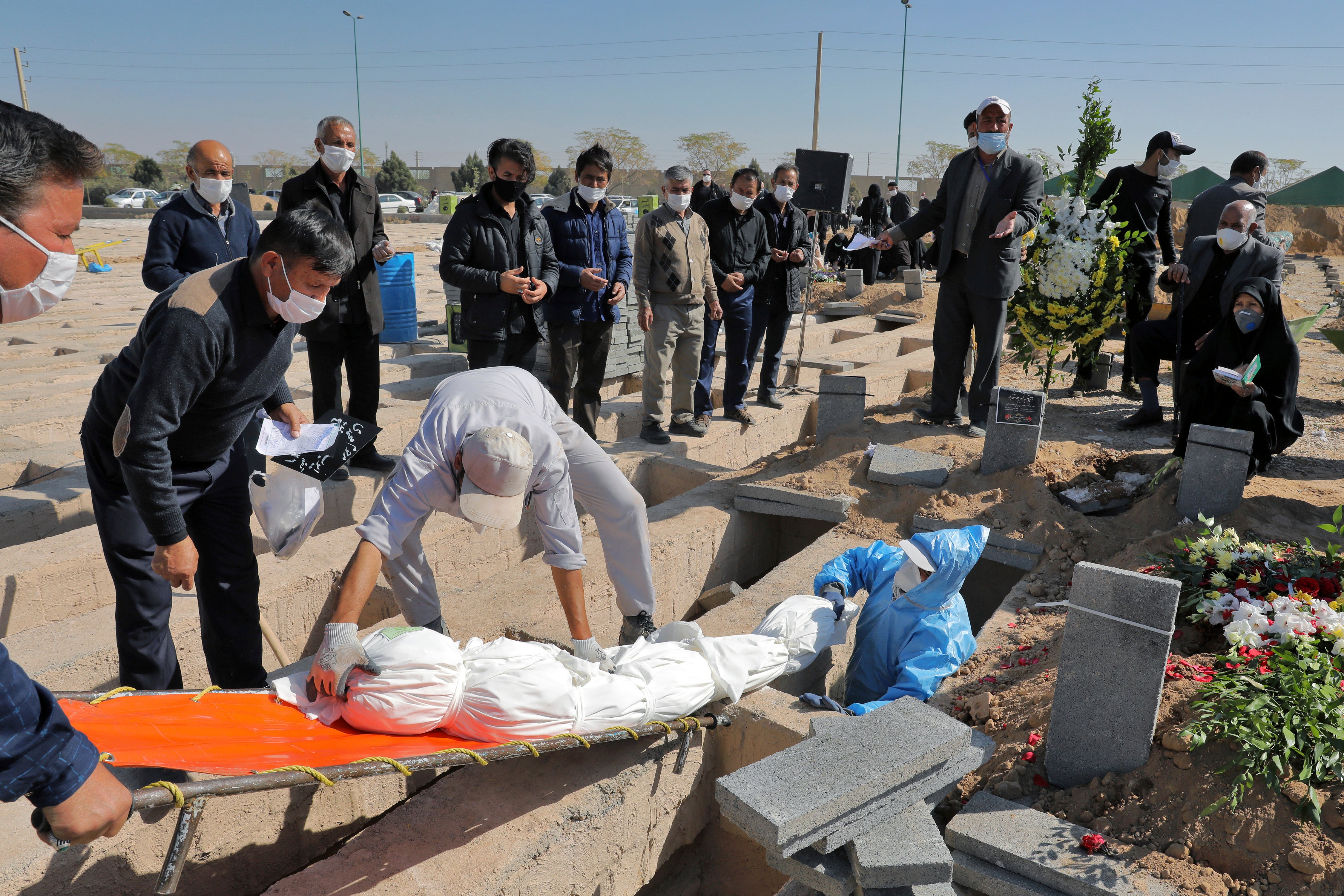 Virus Outbreak Iran Cemetery Crisis