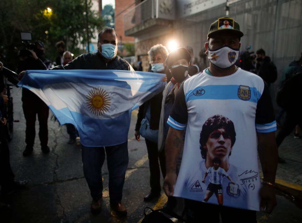 <p>El abogado dijo no saber a qué hora recibirá el alta médica el ex astro futbolístico.</p>