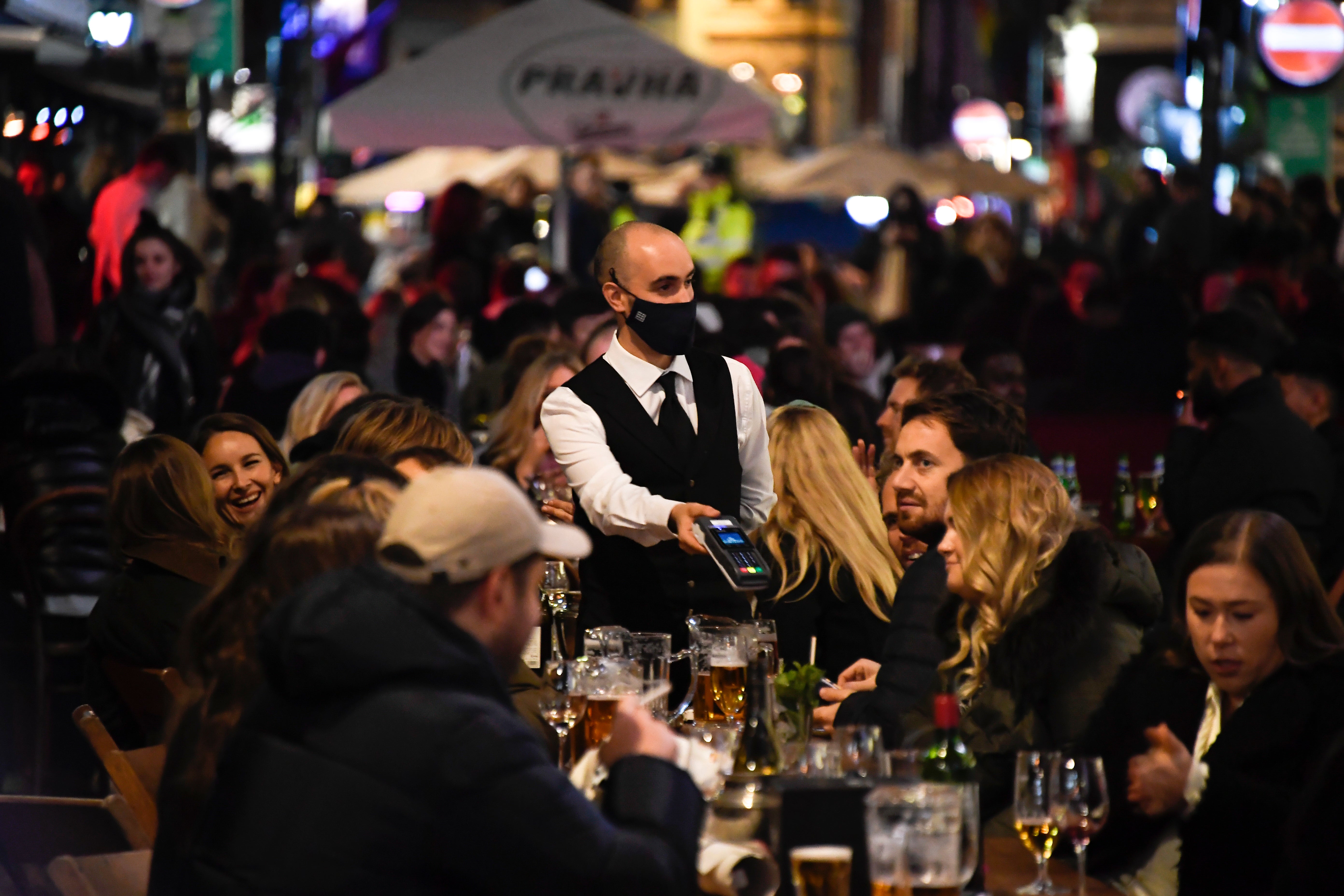 UK economy saw bounceback in summer but remains smaller thumbnail