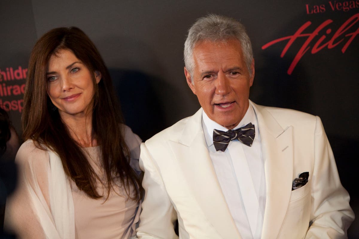 Alex Trebek’s wife Jean shares photo from their wedding day while thanking fans for their support