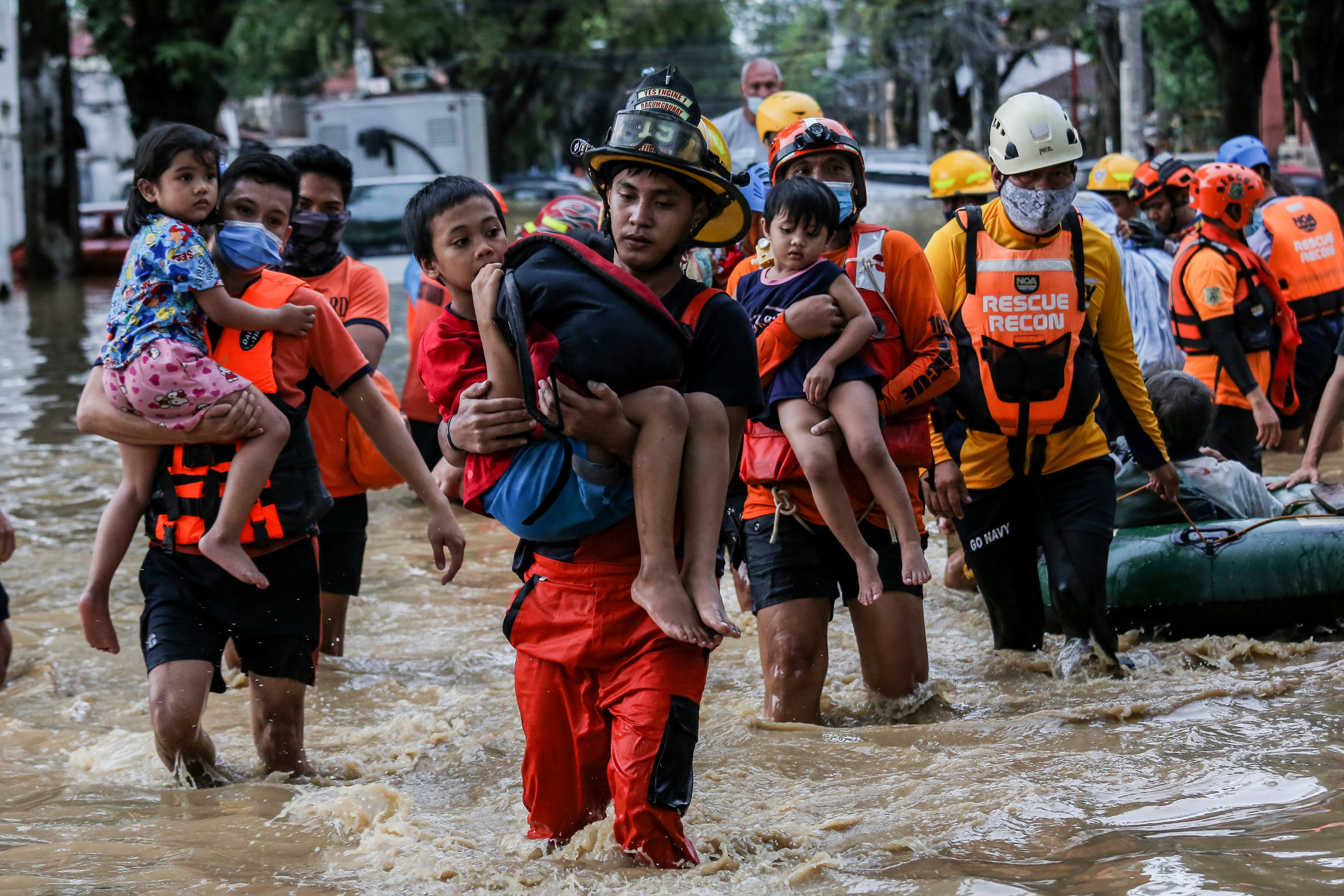 The figure amounts to 1.7 billion people hit by floods, heatwaves and other problems