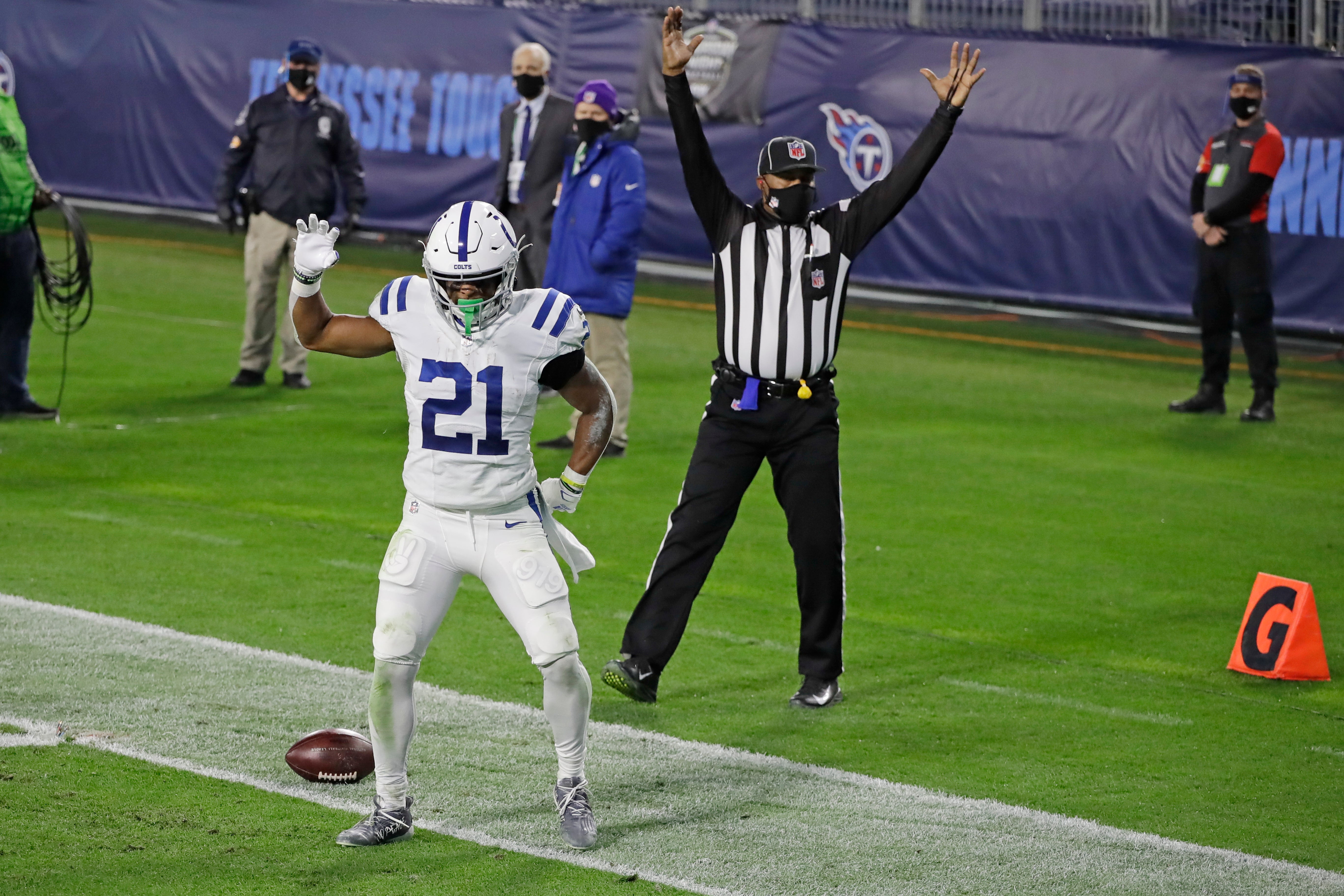 Colts grab tiebreaker in AFC South by beating Titans 34-17 NFL