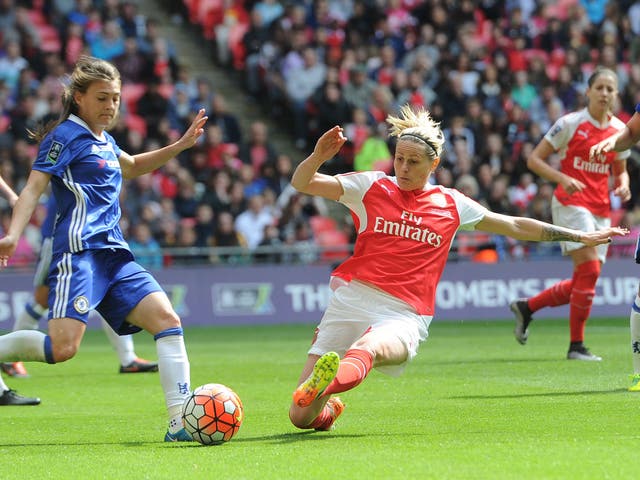 Kelly Smith in action for Arsenal against London rivals Chelsea in 2016