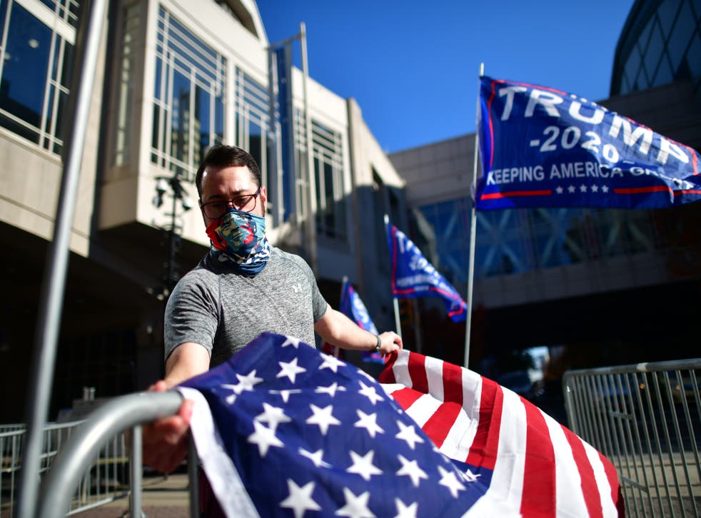 <p>Los simpatizantes de Trump aún muestran su apoyo.</p>