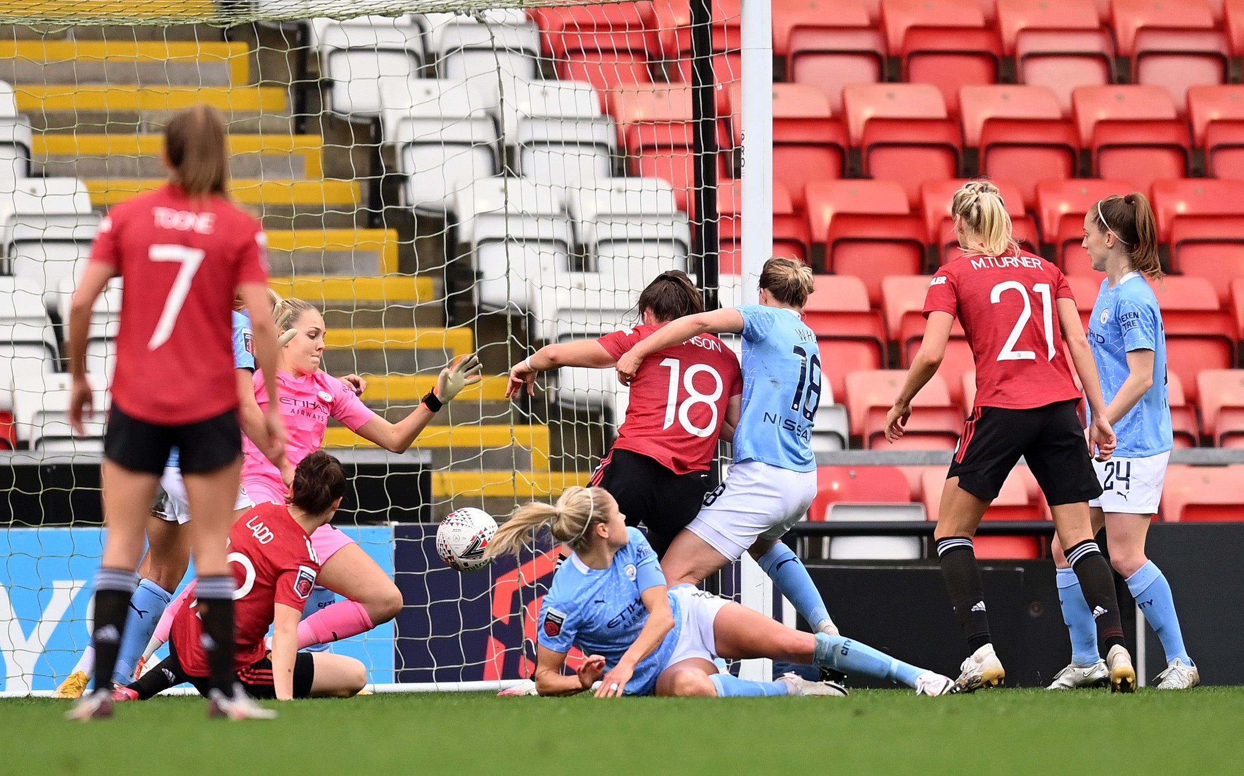 Kirsty Hanson scores Manchester United’s equaliser